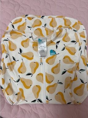 Love to dream Pear Print Swaddle Up - White with Yellow Pears